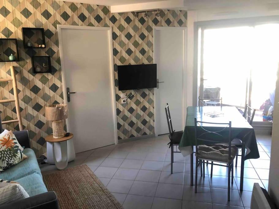 Appartement Face A La Mer Canet En Roussillon Bagian luar foto