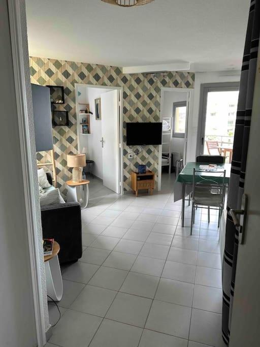 Appartement Face A La Mer Canet En Roussillon Bagian luar foto