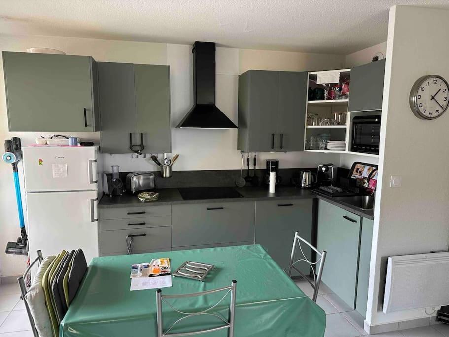 Appartement Face A La Mer Canet En Roussillon Bagian luar foto